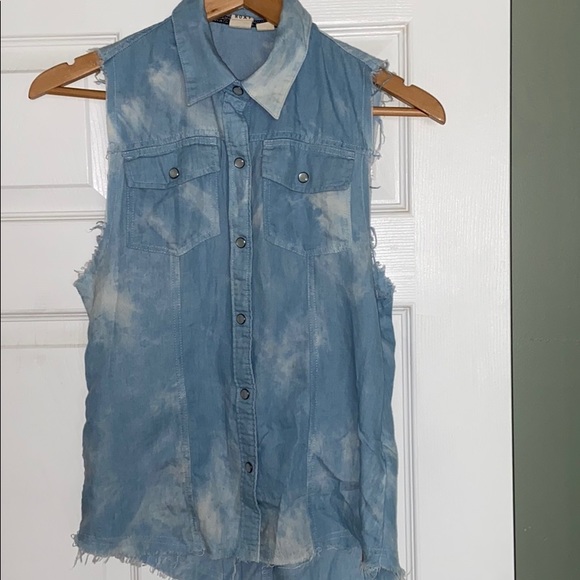 Roxy Tops - Roxy denim look shirt